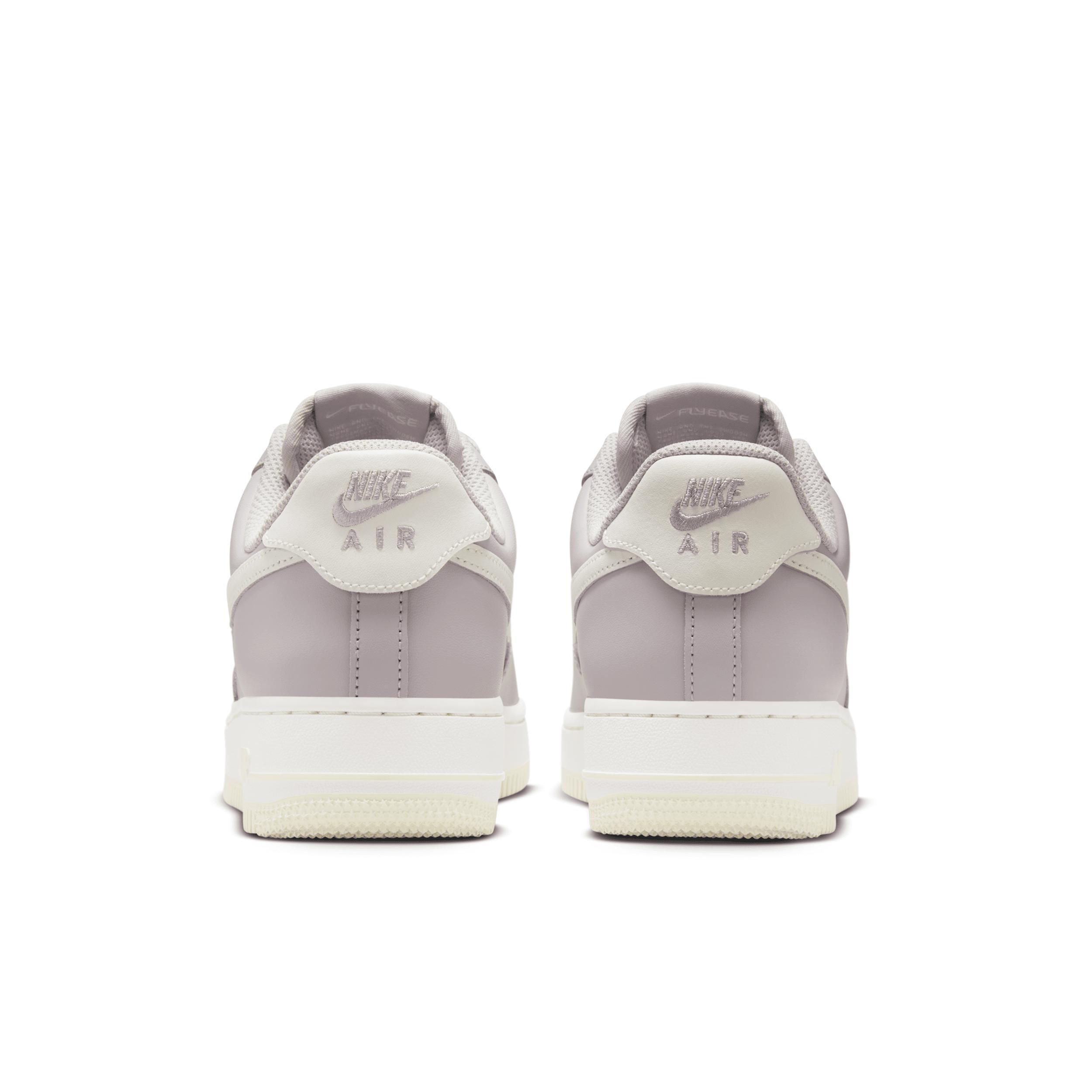 Nike Women's Air Force 1 '07 EasyOn Shoes Product Image