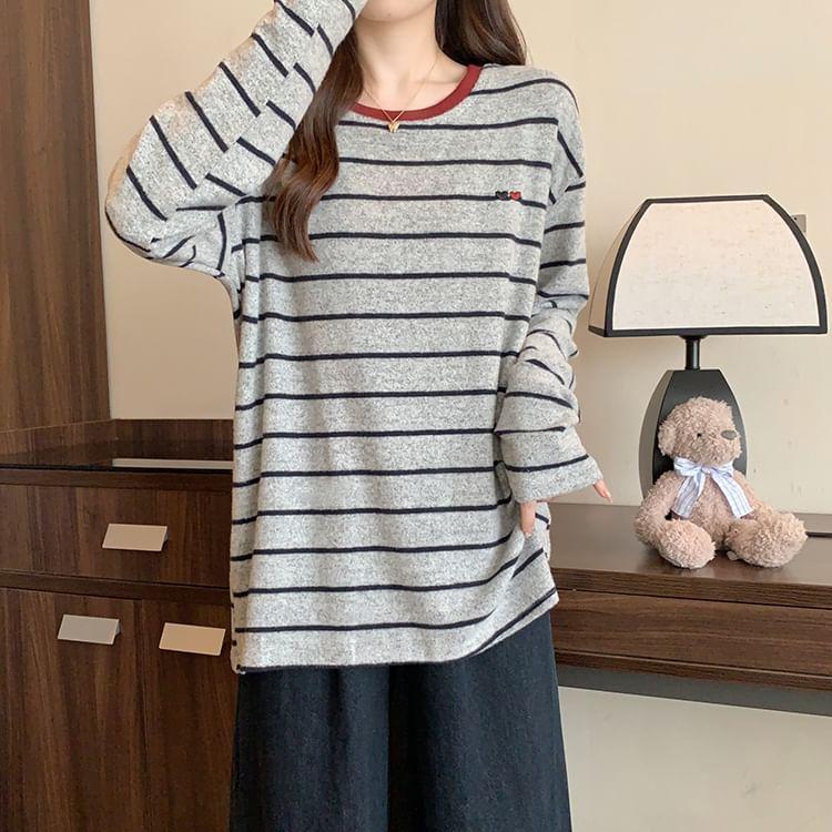 Long-Sleeve Round Neck Striped Contrast Trim T-Shirt Product Image