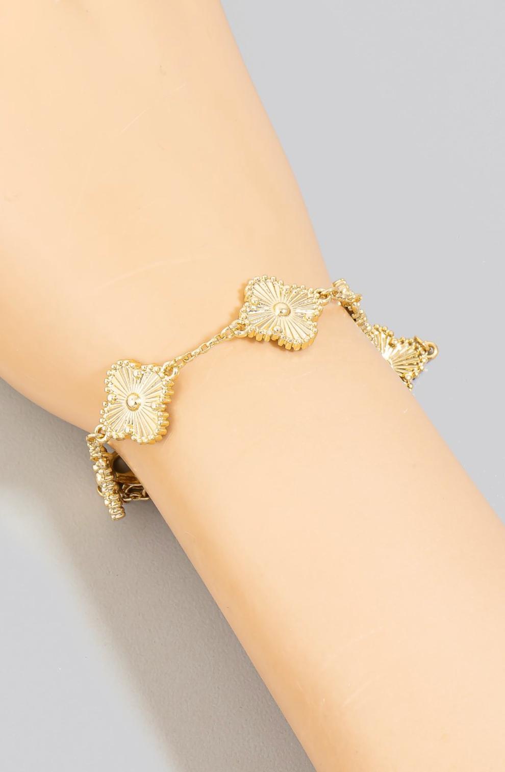 Clover Chain Link Bracelet Product Image