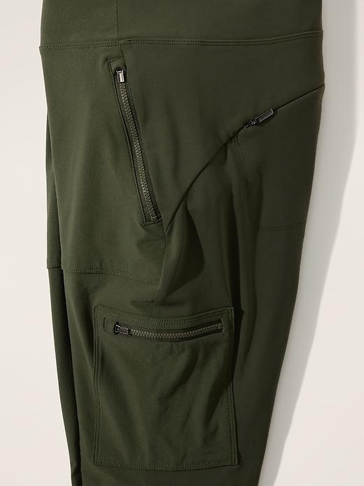 Headlands Hybrid High Rise Cargo Legging Product Image