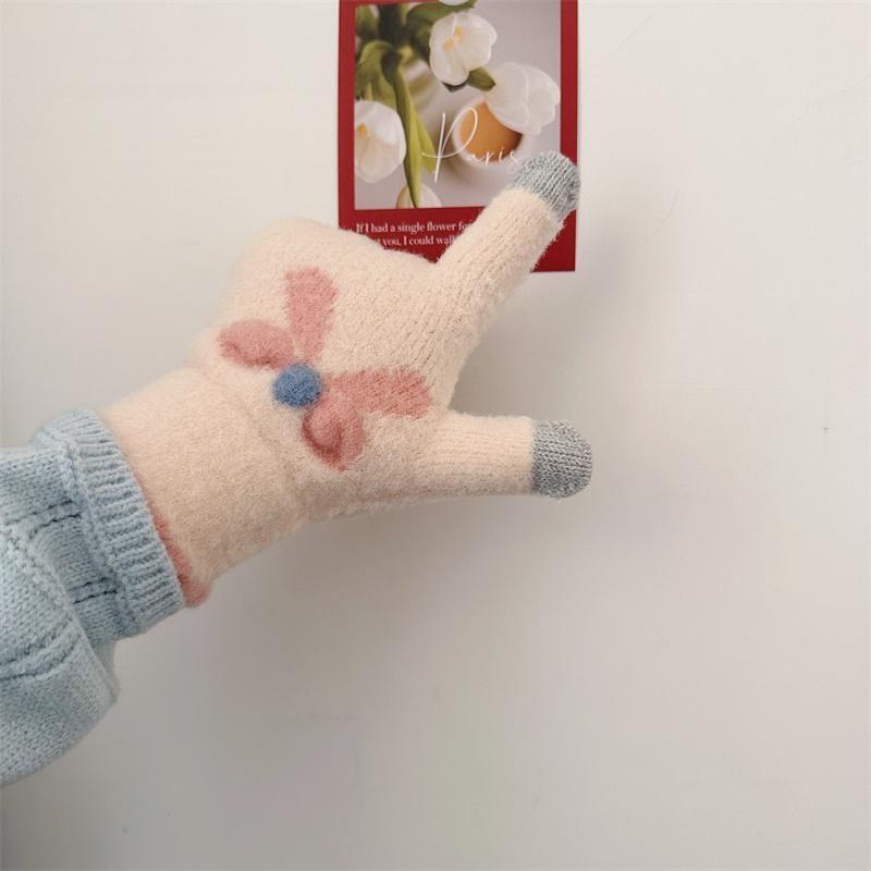 Bow Print Knit Gloves Product Image