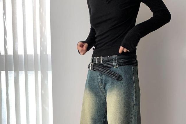 Low Waist Washed Wide Leg Jeans Product Image