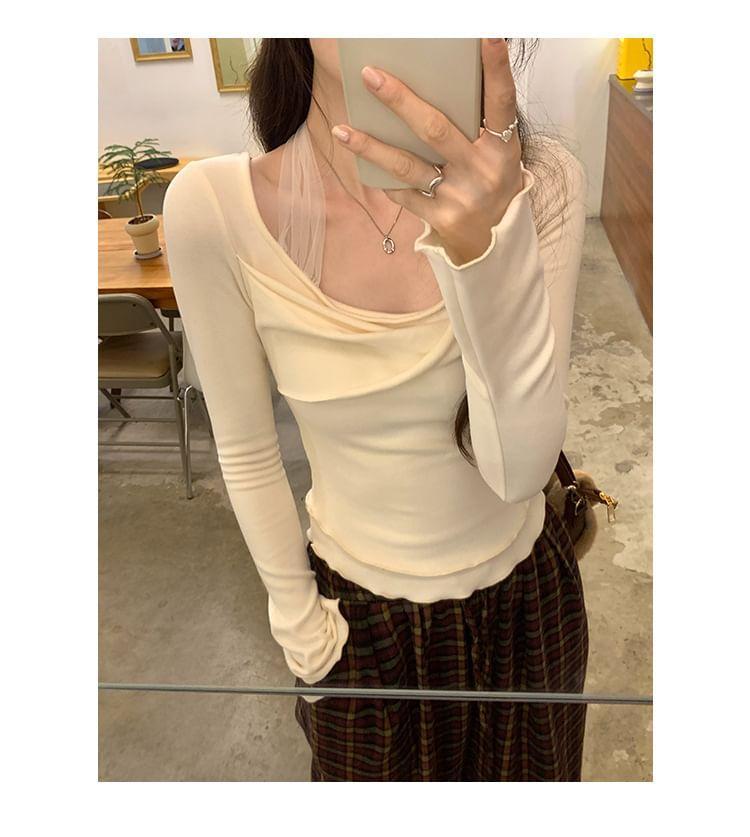 Long-Sleeve Scoop Neck Plain Lettuce Edge Ruched T-Shirt Product Image