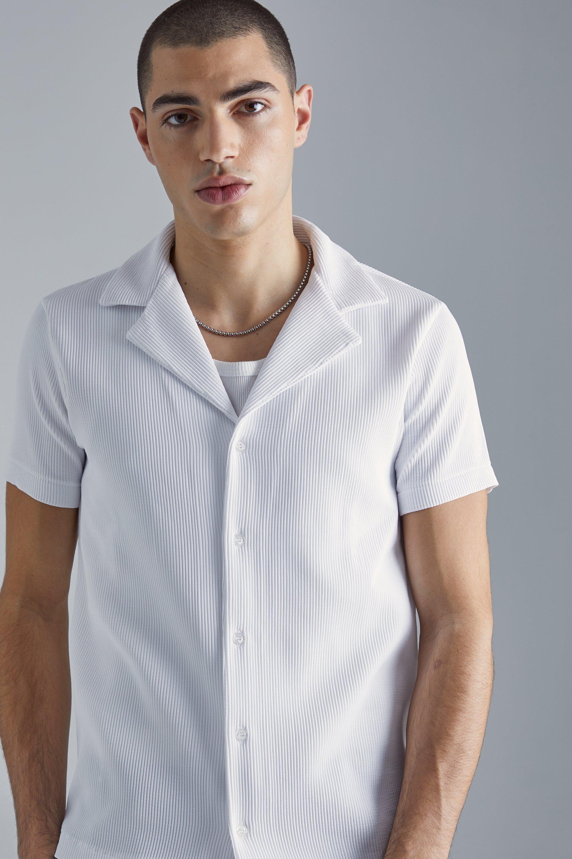 Pleated Muscle Short Sleeve Revere Shirt | boohooMAN USA Product Image