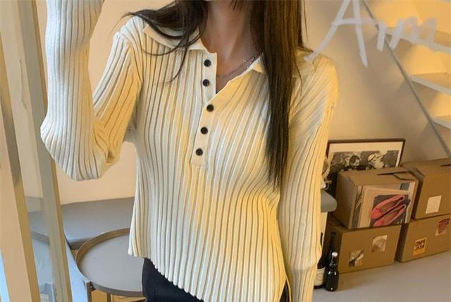 Long-Sleeve V-Neck Asymmetrical Plain Knit Top Product Image