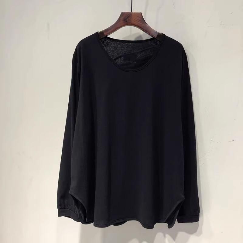 Long-Sleeve Scoop Neck Plain Asymmetrical T-Shirt Product Image