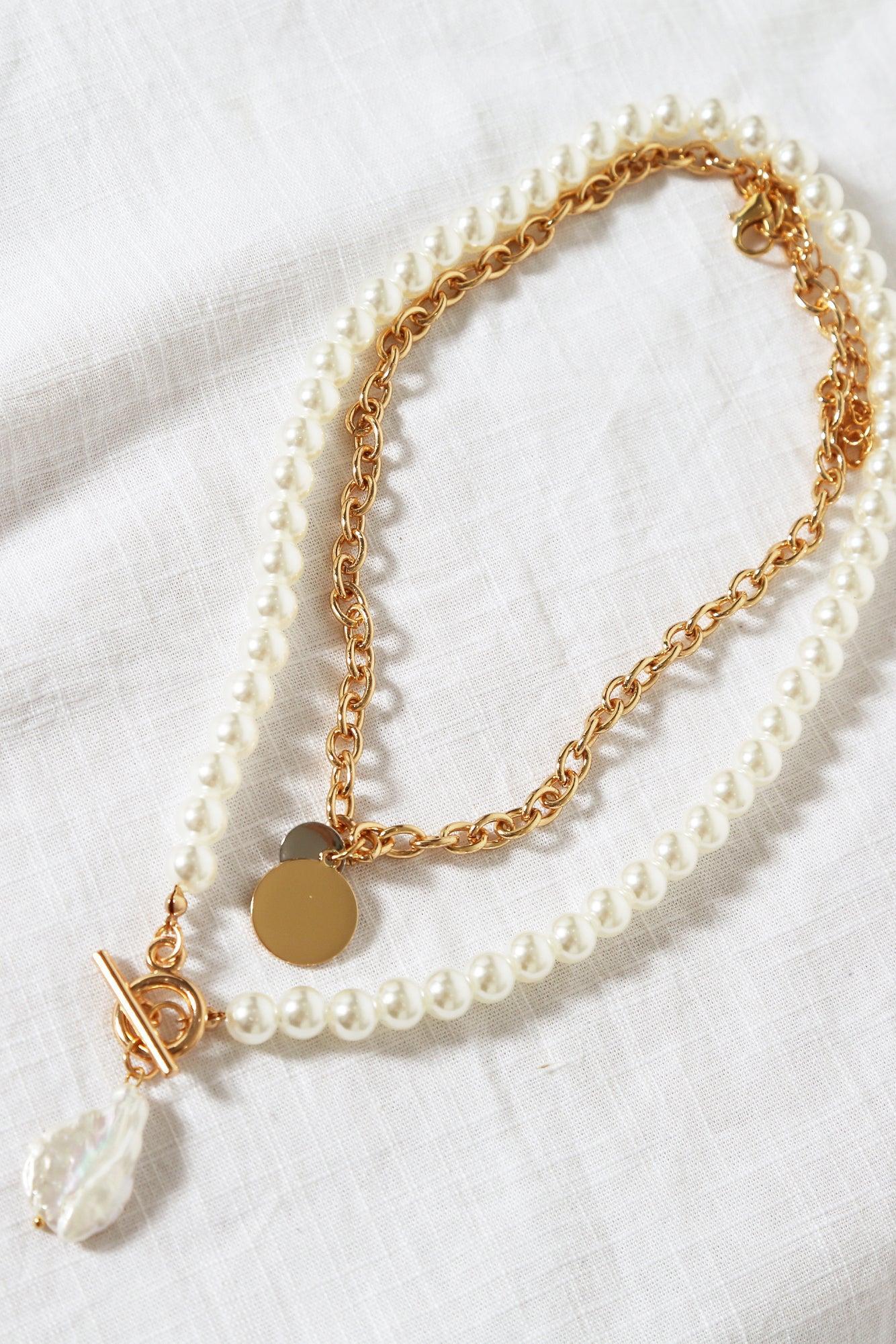 Shell Spell Choker White Product Image