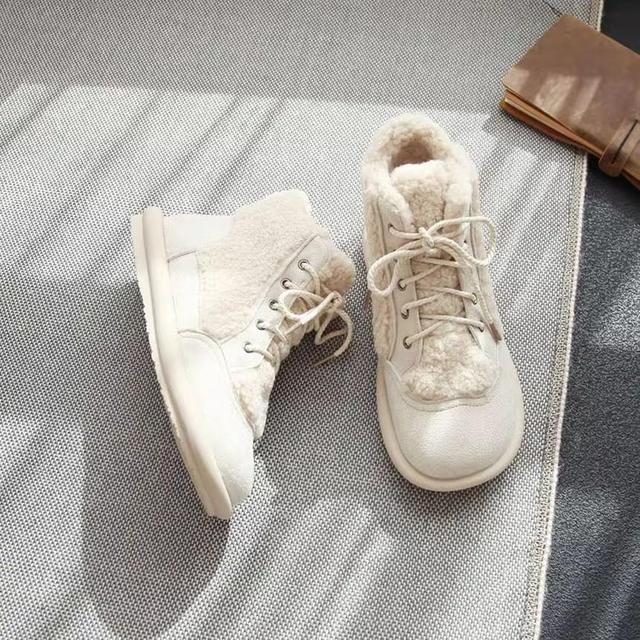 Fleece-Lined Lace-Up Short Snow Boots Product Image