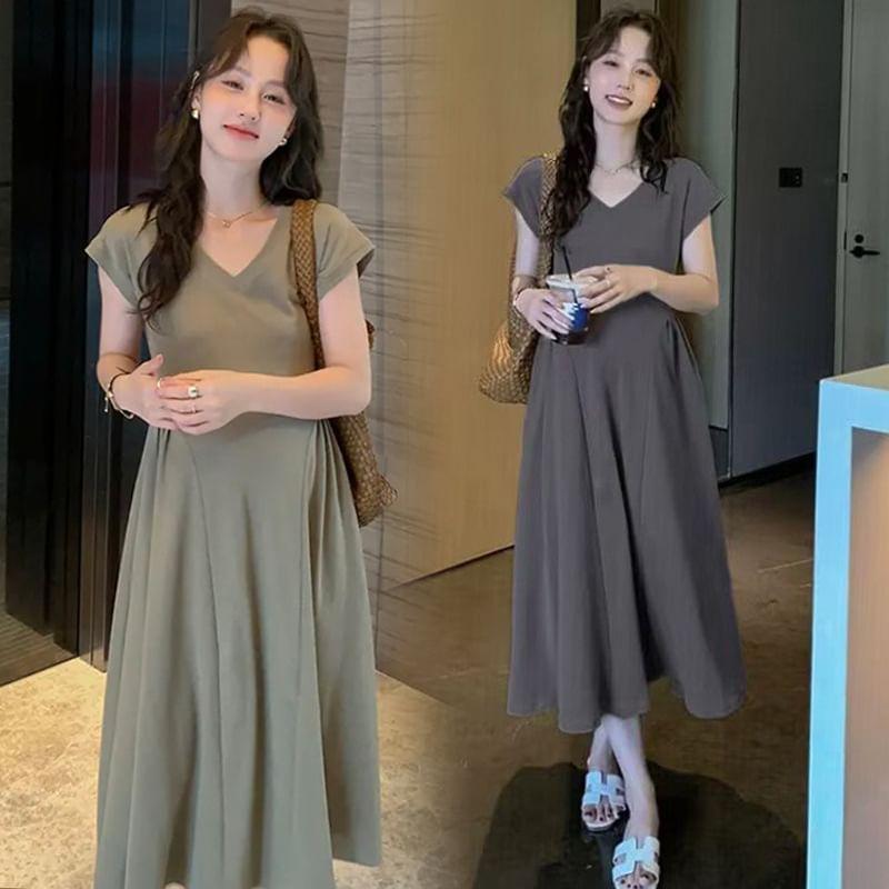 Maternity Short Sleeve V-Neck Plain A-Line Midi Dress Product Image