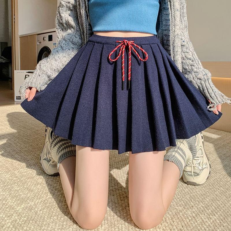 High Waist Plain Mini Pleated Skirt Product Image