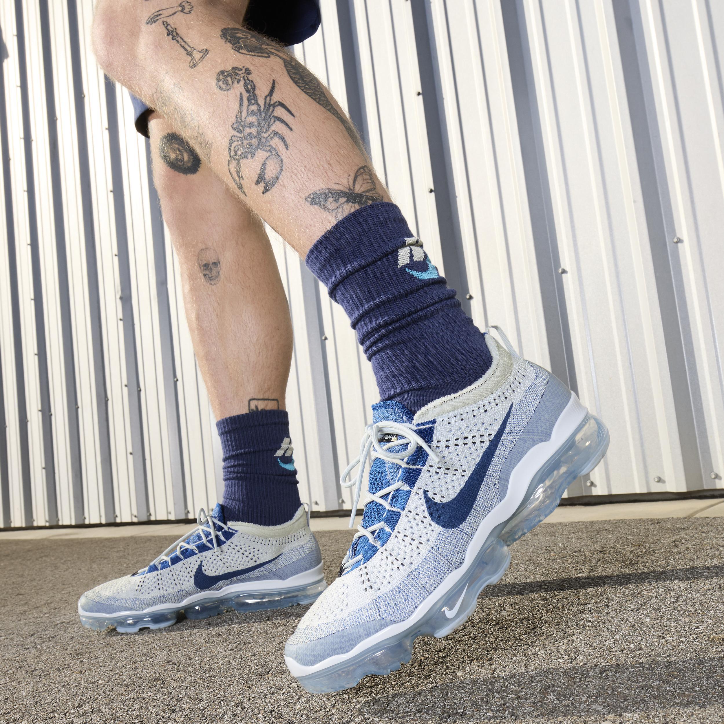 Nike Mens Air VaporMax 2023 Flyknit Running Shoes Product Image