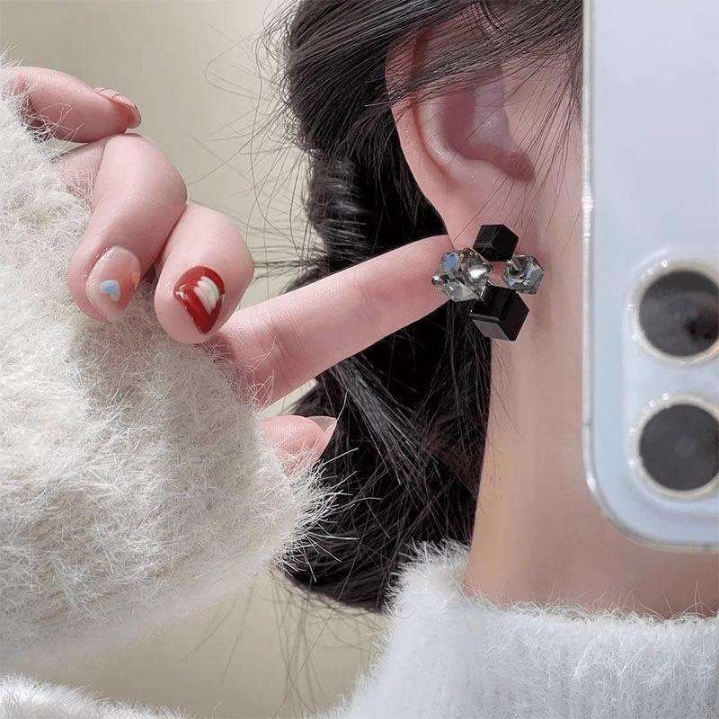 Rhinestone Cube Stud Earring Product Image