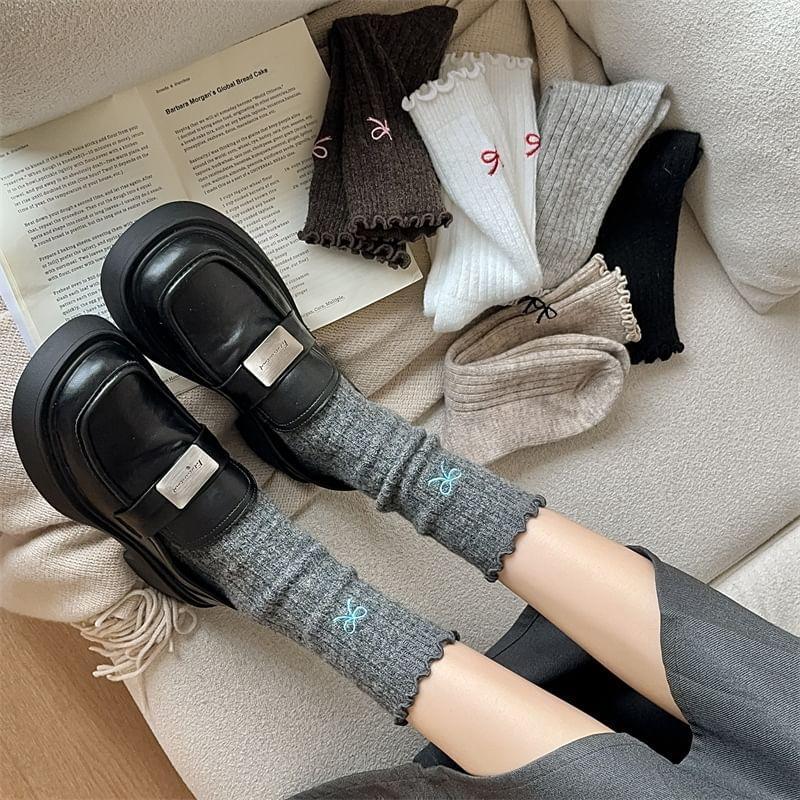 Bow Embroidered Ruffle Trim Crew Socks Product Image