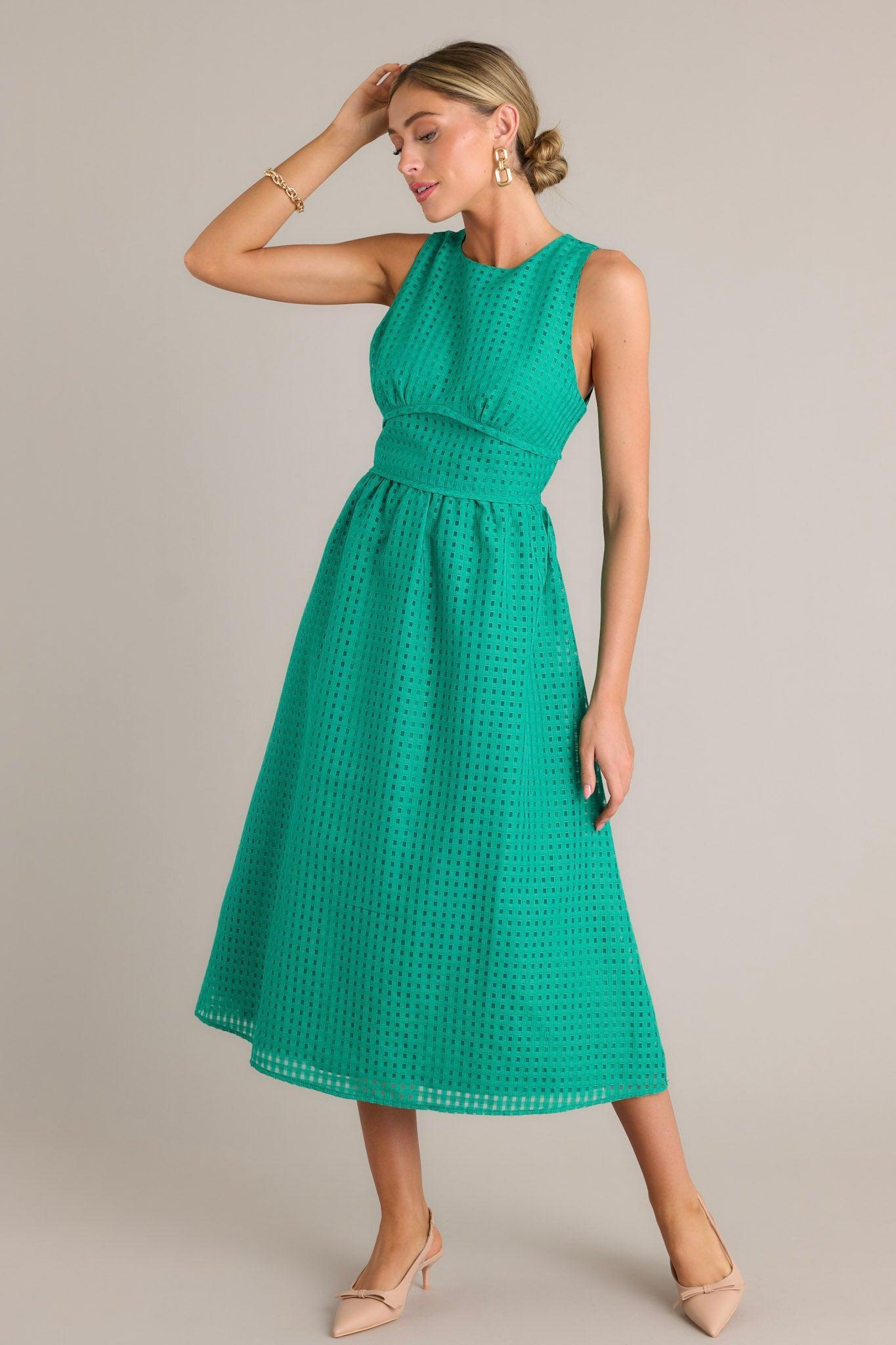 Sophisticated Style Green Sleeveless Midi Dress Product Image