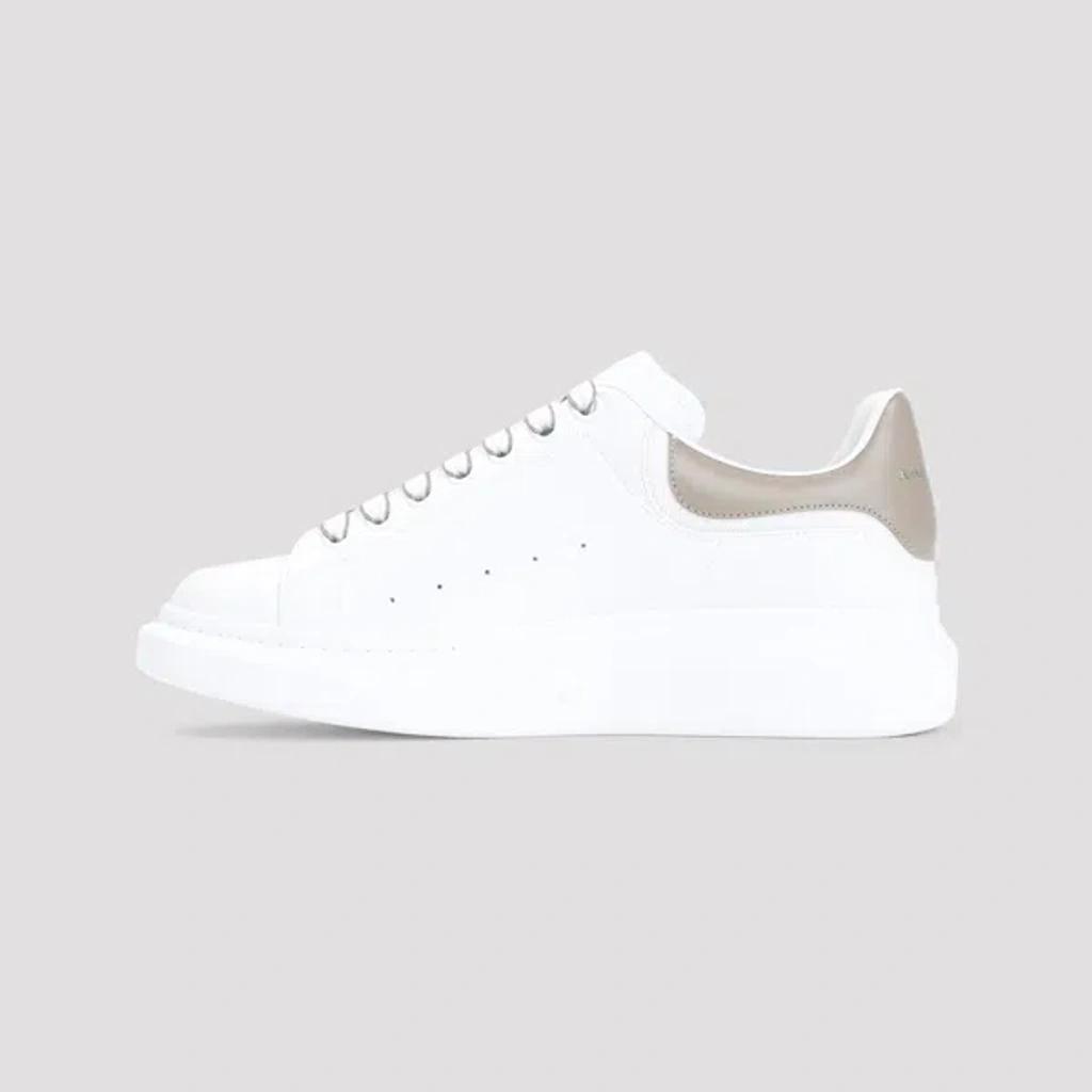 Sneakers Shoes In White Product Image