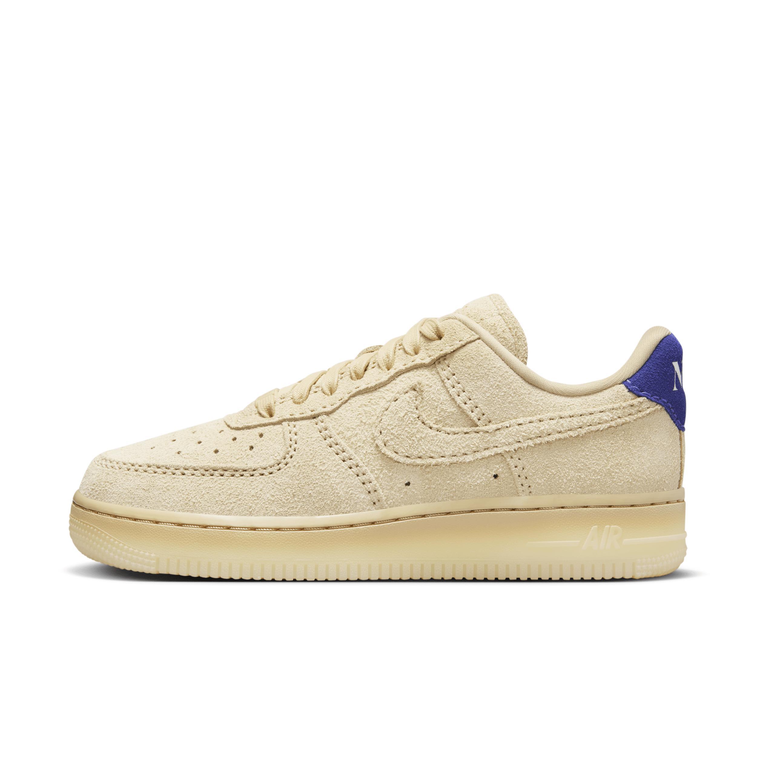 Nike Gender Inclusive Air Force 1 07 LX Sneaker Product Image