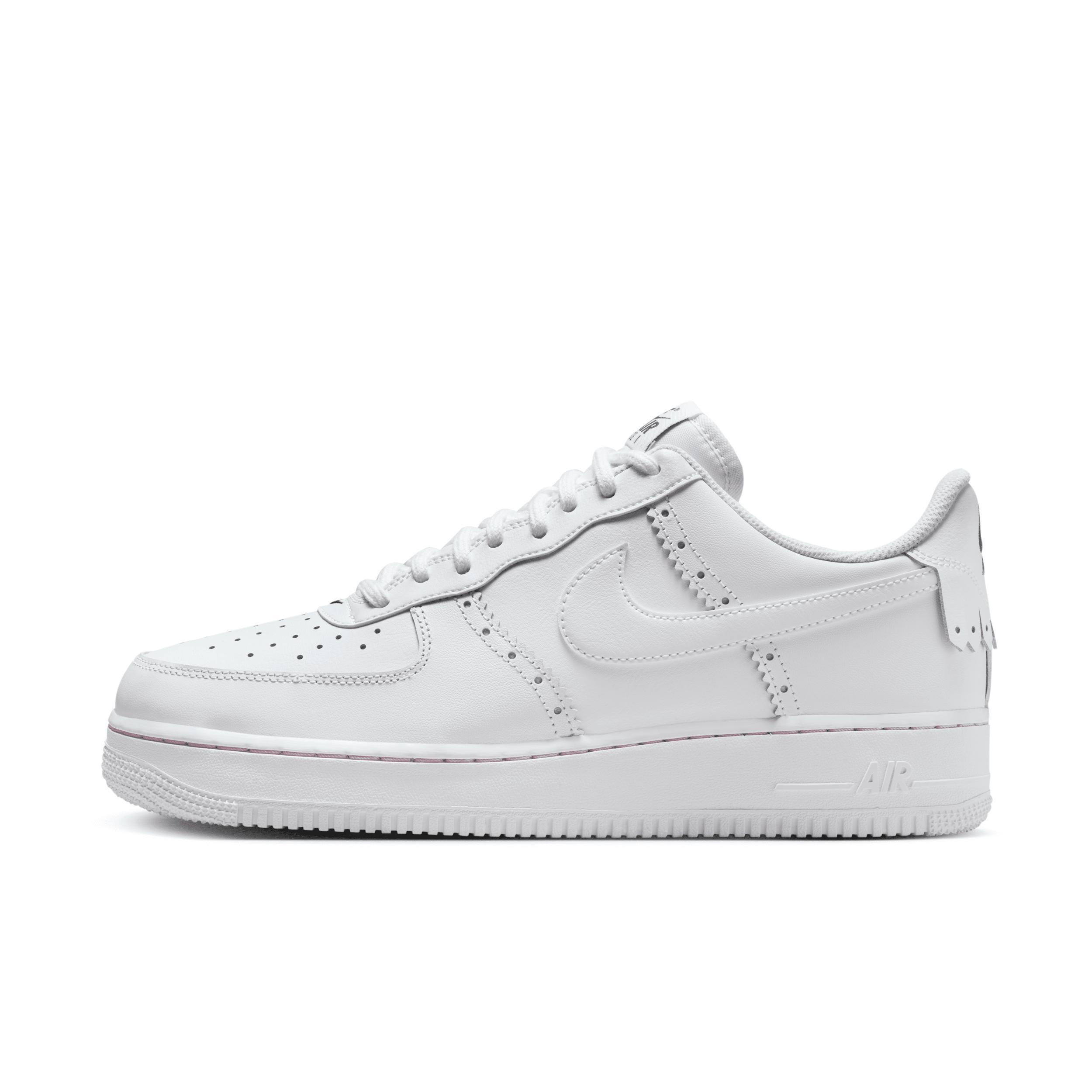 Nike Men's Air Force 1 '07 LV8 Shoes Product Image