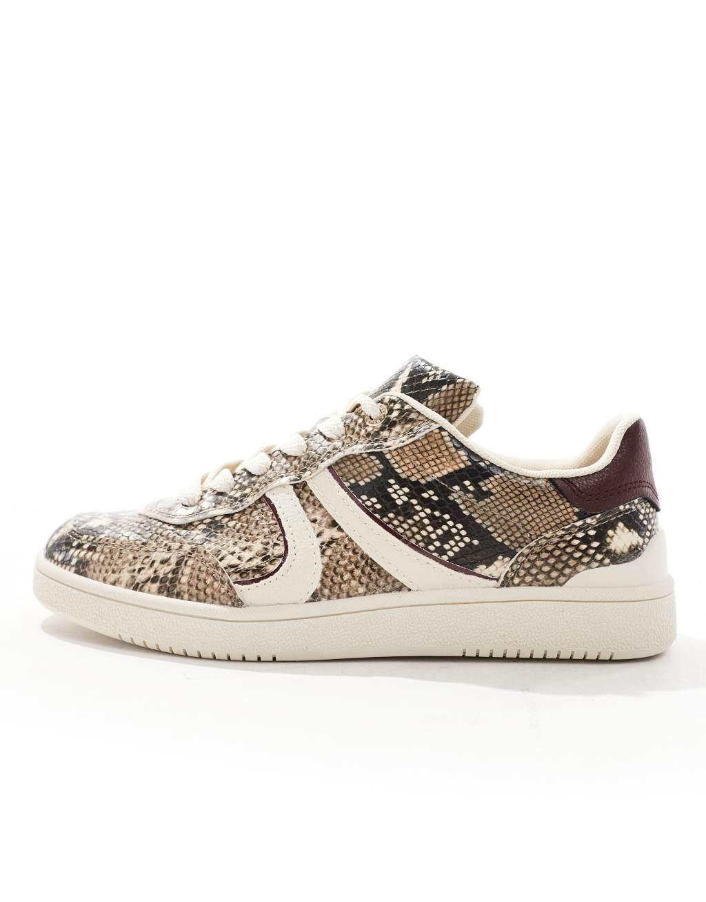 Stradivarius sneakers in snake print Product Image