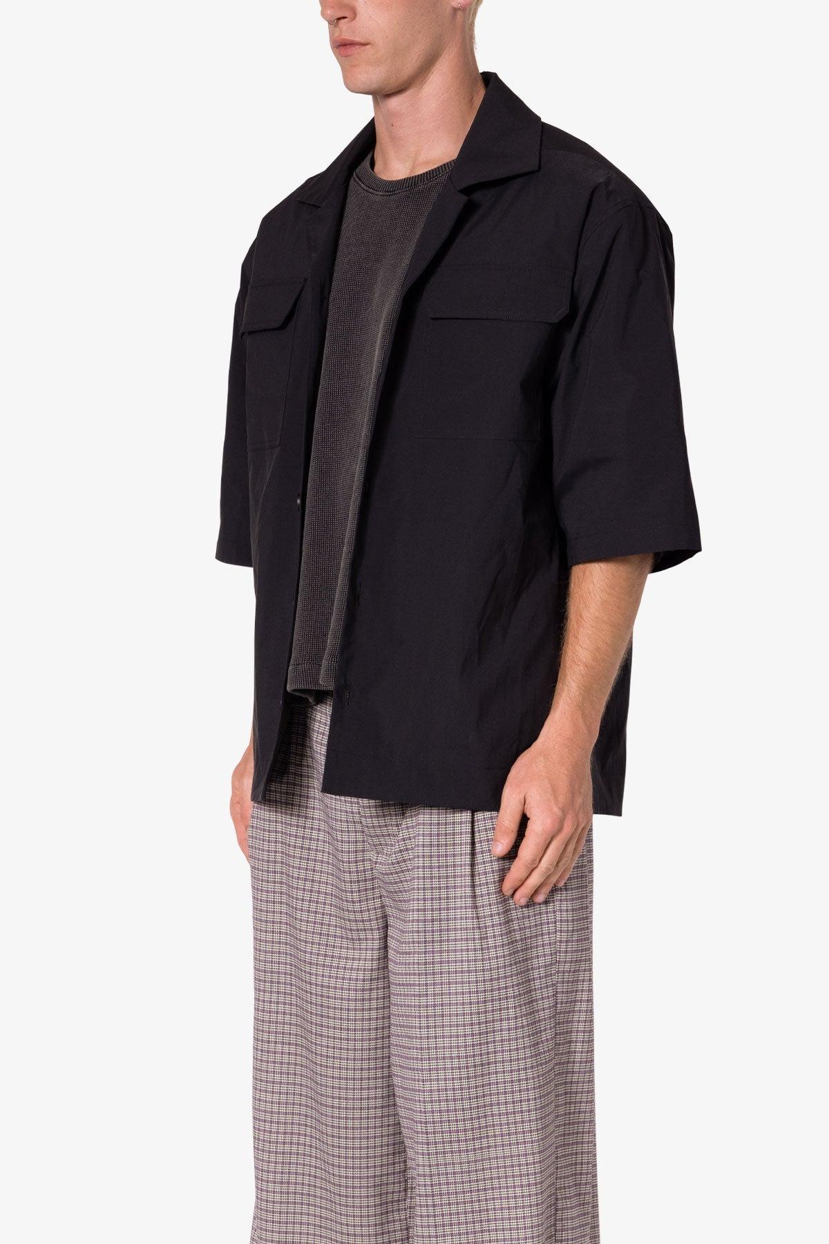 Cropped S/S Shirt - Black Product Image