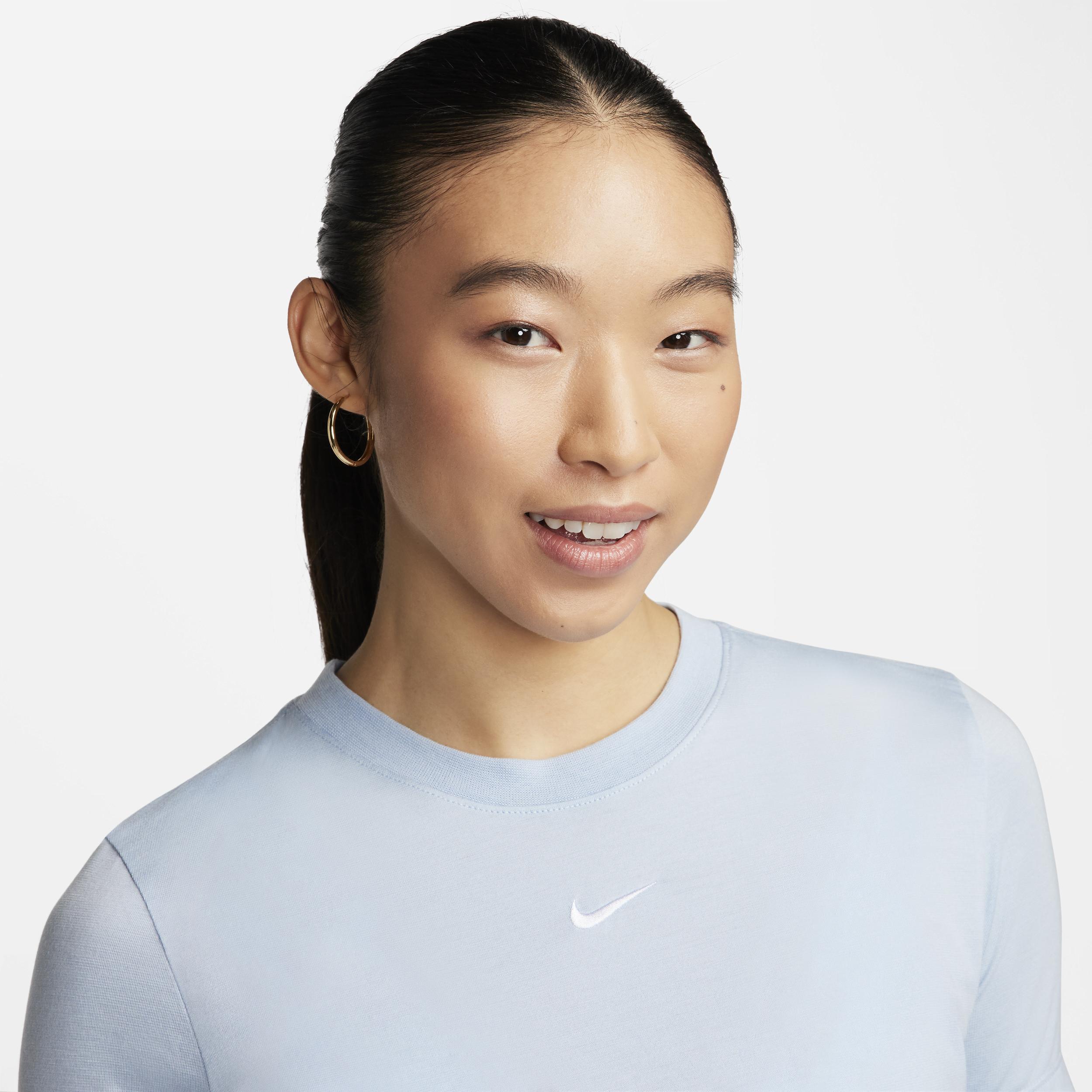 Women's Nike Sportswear Essential Slim Cropped T-Shirt Product Image