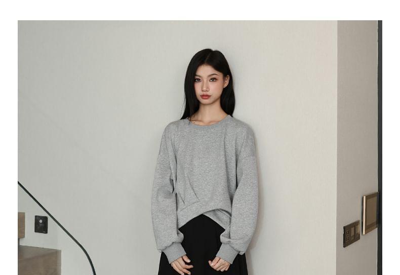 Drop Shoulder Crew Neck Plain Crop Sweatshirt Product Image