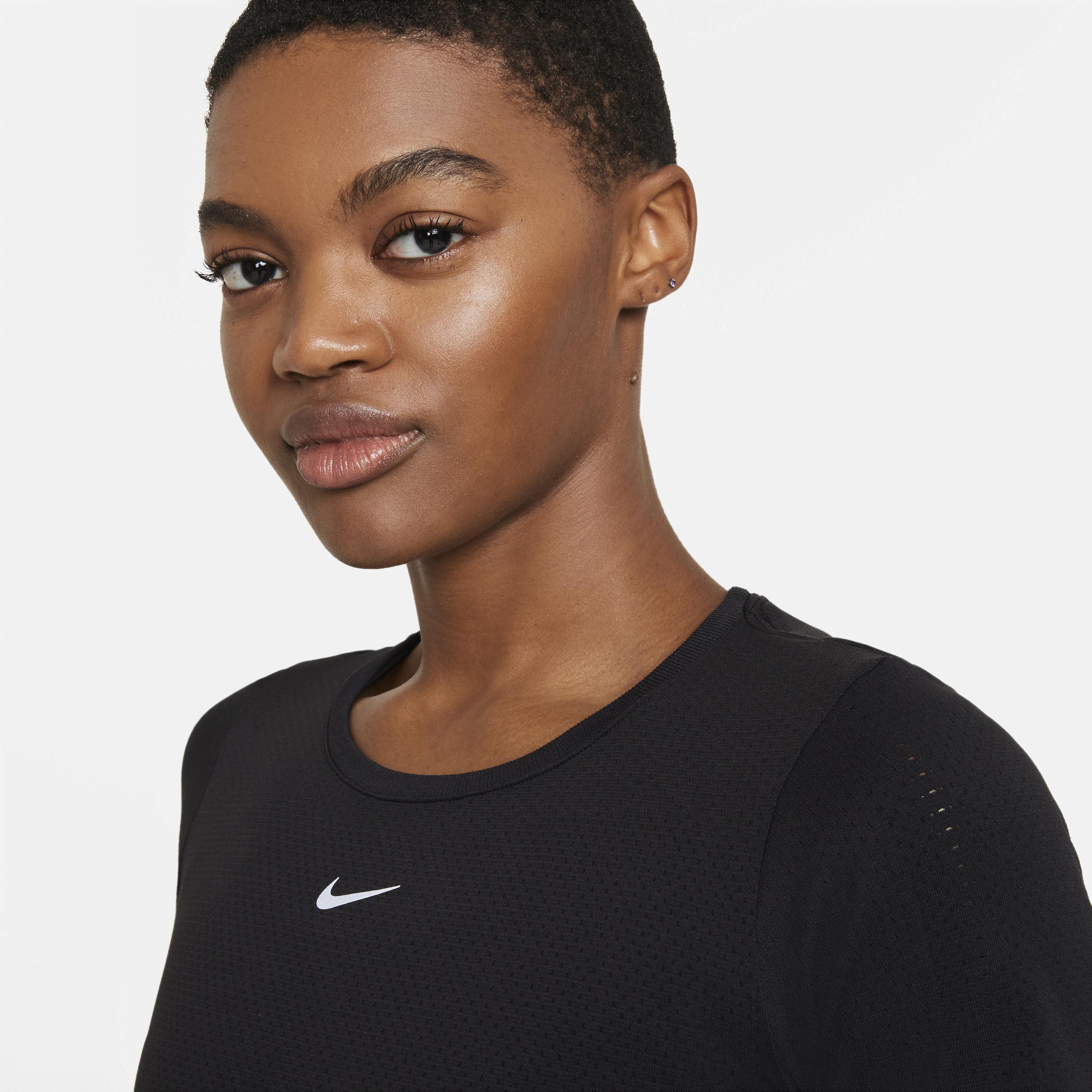 Nike Dri-FIT Advantage Seamless Tennis T-Shirt Product Image