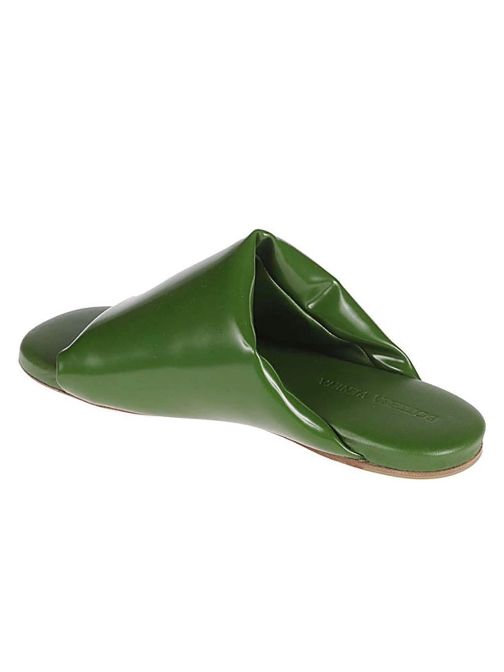 10mm Cushion Leather Flats In Green Product Image