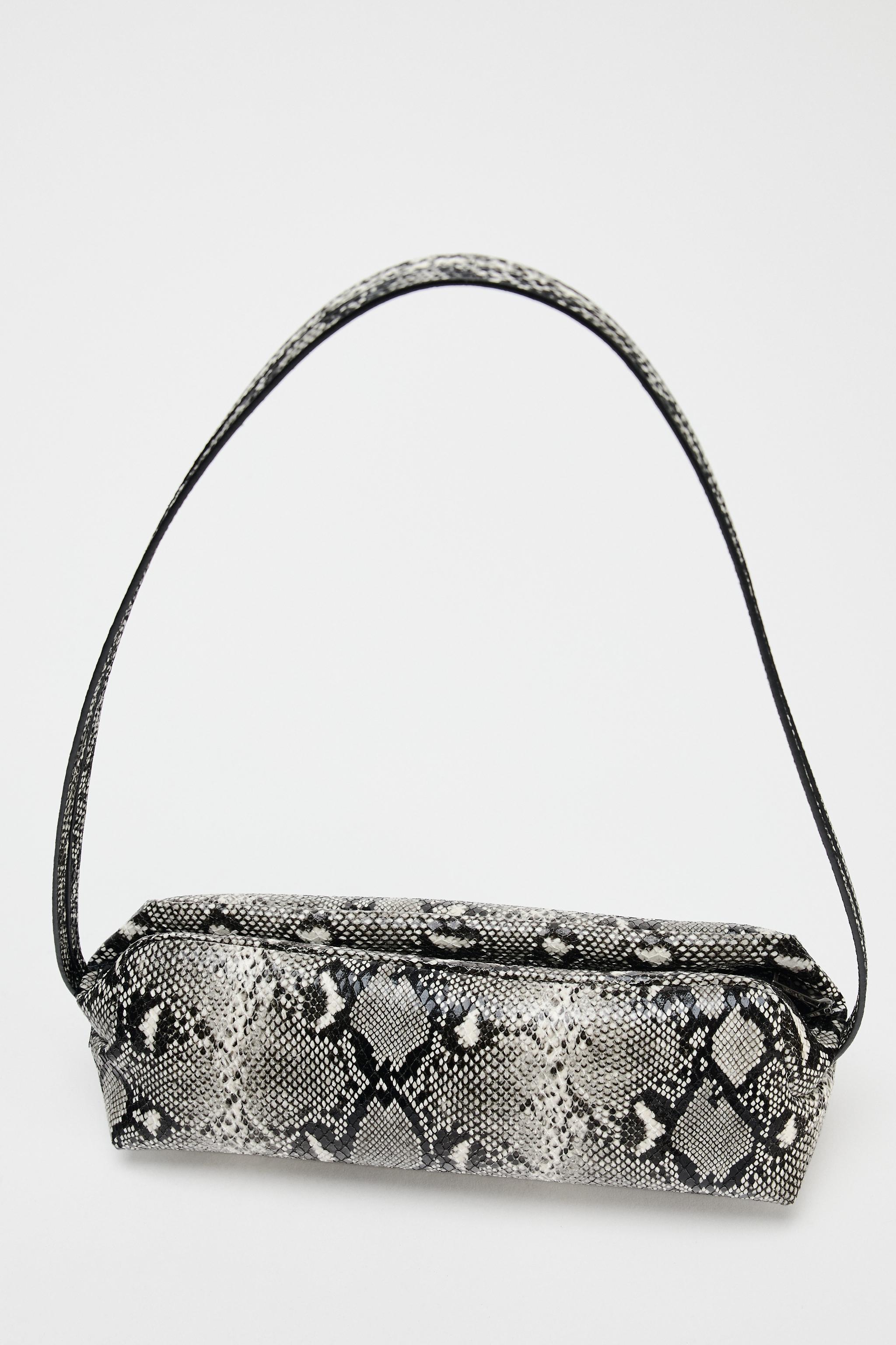 SHOULDER BAG Product Image