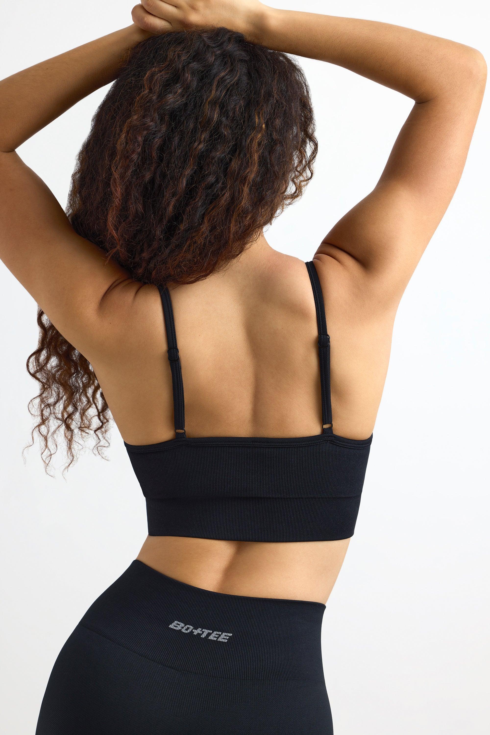 Super Sculpt Seamless Scoop-Neck Sports Bra in Black Product Image