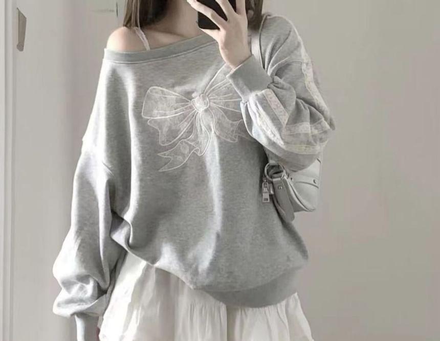 Off-Shoulder Bow Embroidered Sweatshirt Product Image