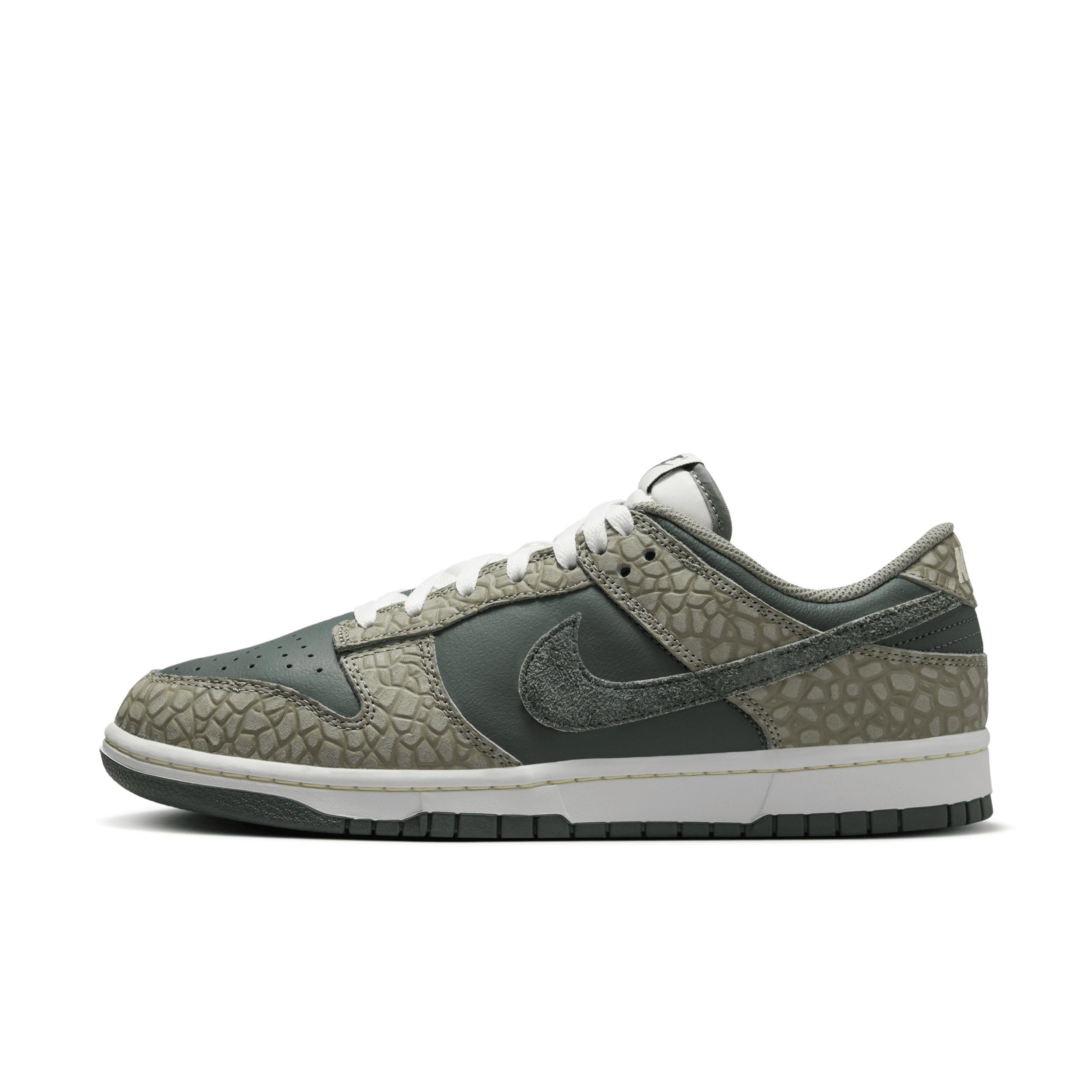 Nike Men's Dunk Low Retro Premium Shoes Product Image