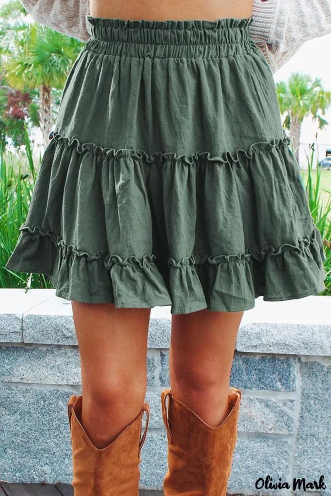 Olivia Mark – High waisted smocked skirt with ruffles green Product Image