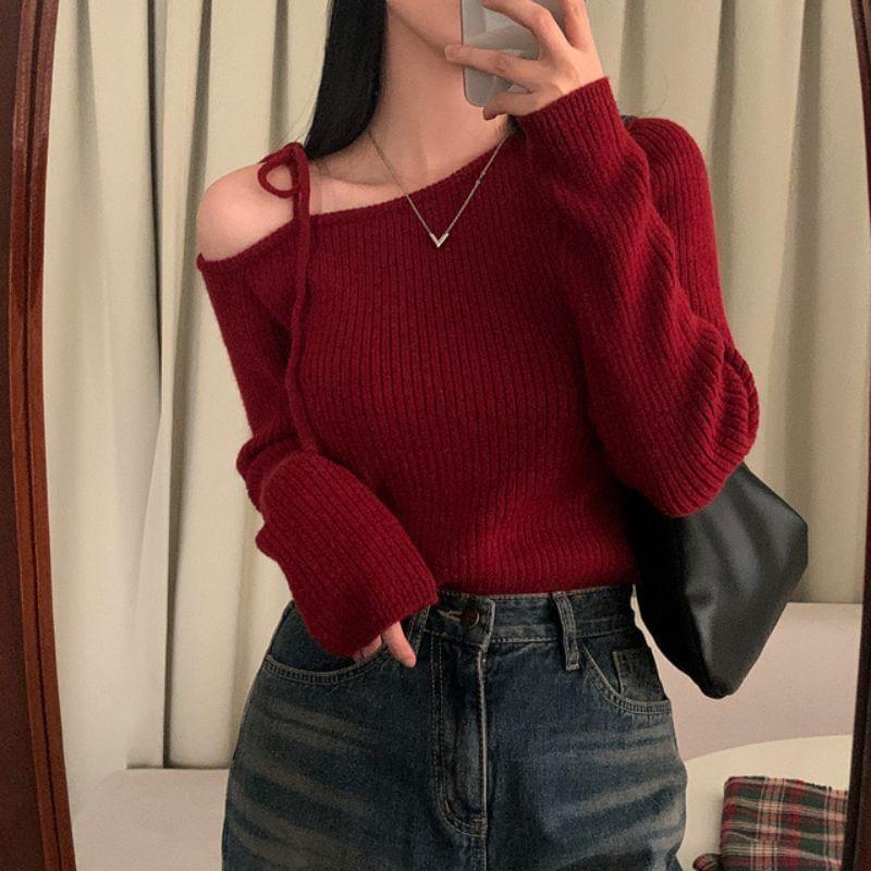 Long-Sleeve Asymmetrical Plain Knit Top Product Image