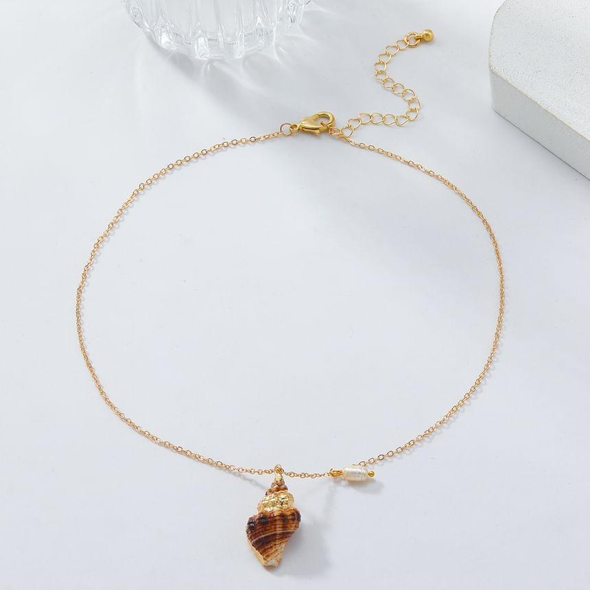 Shell Necklace Product Image