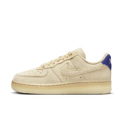 Nike Women's Air Force 1 '07 LX Shoes Product Image