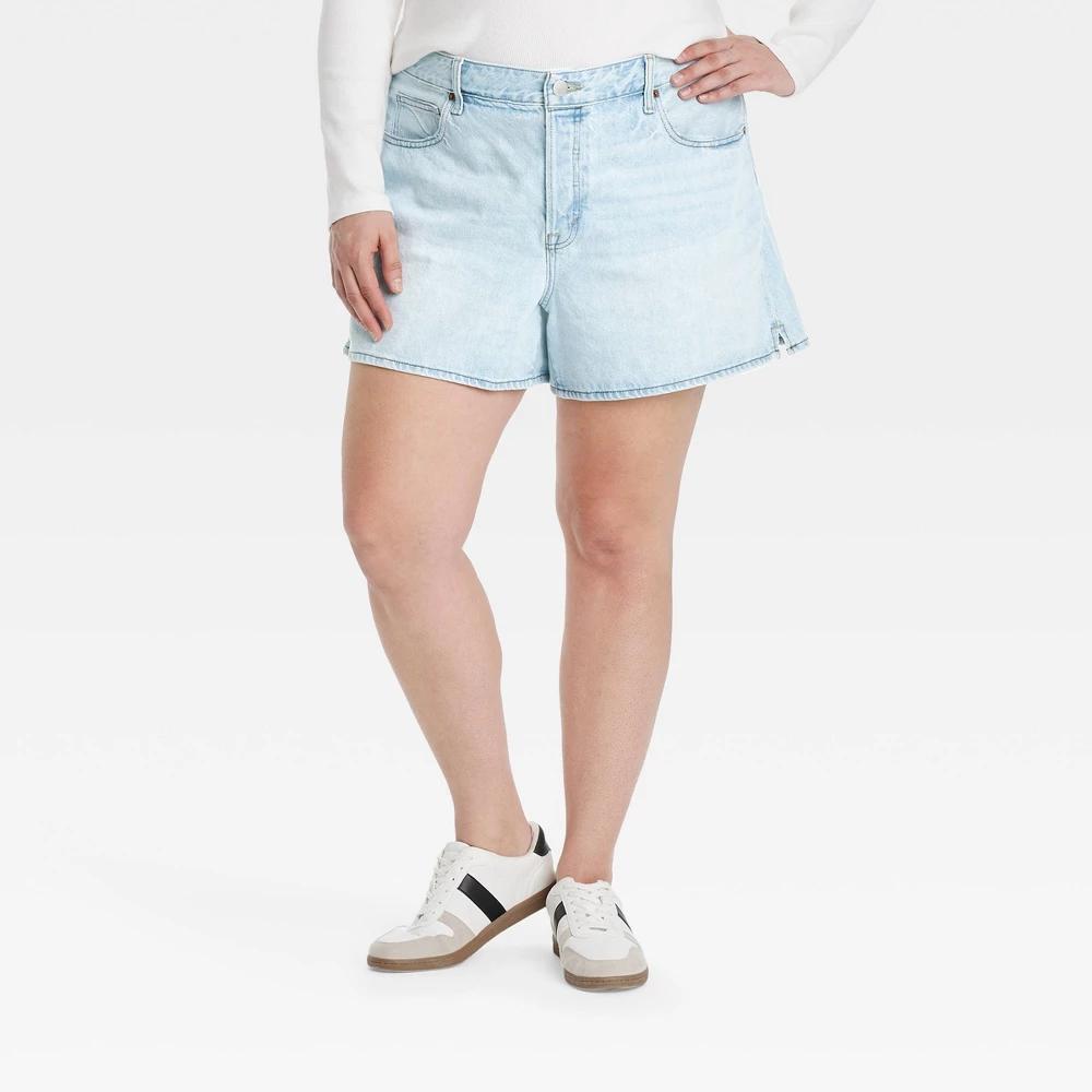 Womens Mid-Rise 90s Baggy Jean Shorts - Universal Thread Light Wash 30 Product Image