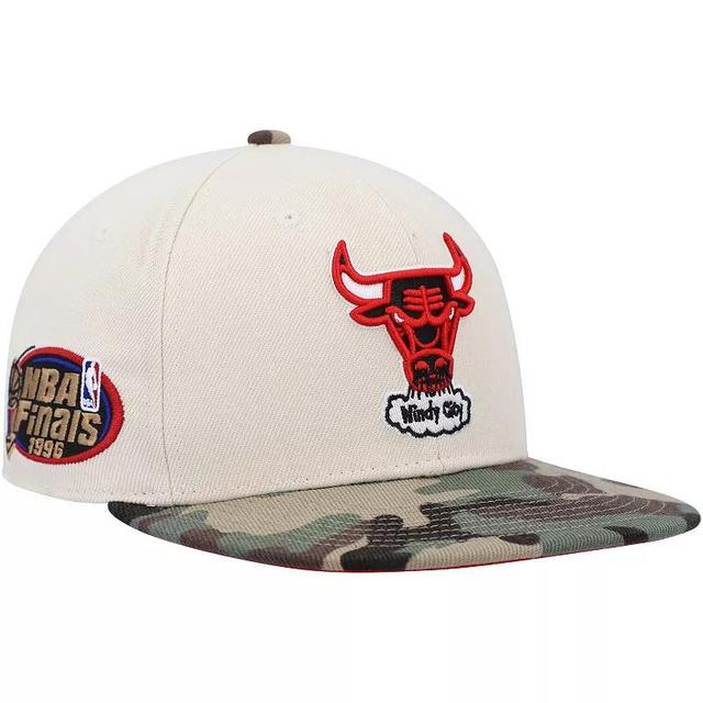 Mens Mitchell & Ness Cream/Camo Chicago Bulls Hardwood Classics 1996 NBA Finals Off White Camo Fitted Hat Product Image