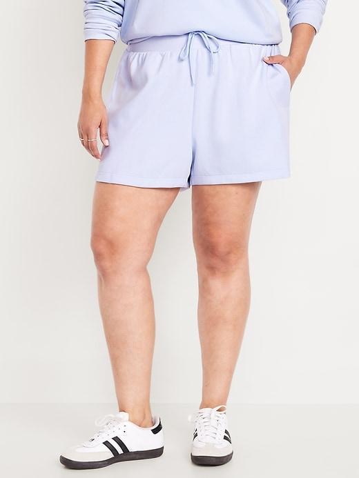 Extra High-Waisted Dynamic Fleece Shorts Product Image