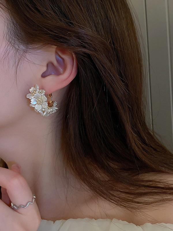 Flower Shape Rhine Stones Drop Earrings Product Image