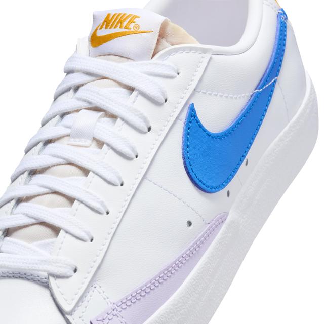 Nike Women's Blazer Low '77 Shoes Product Image