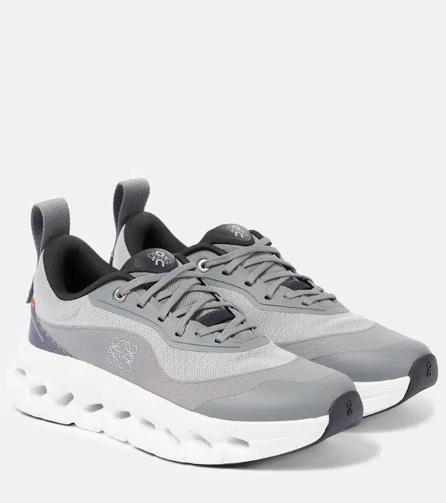 X On Cloudtilt 2.0 Running Shoes In Grey Product Image