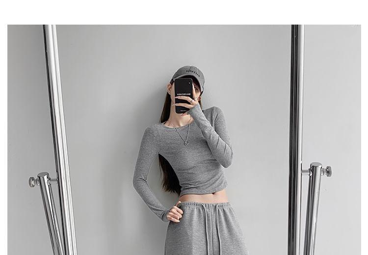 Drawstring Low-Rise Wide-Leg Sweatpants Product Image