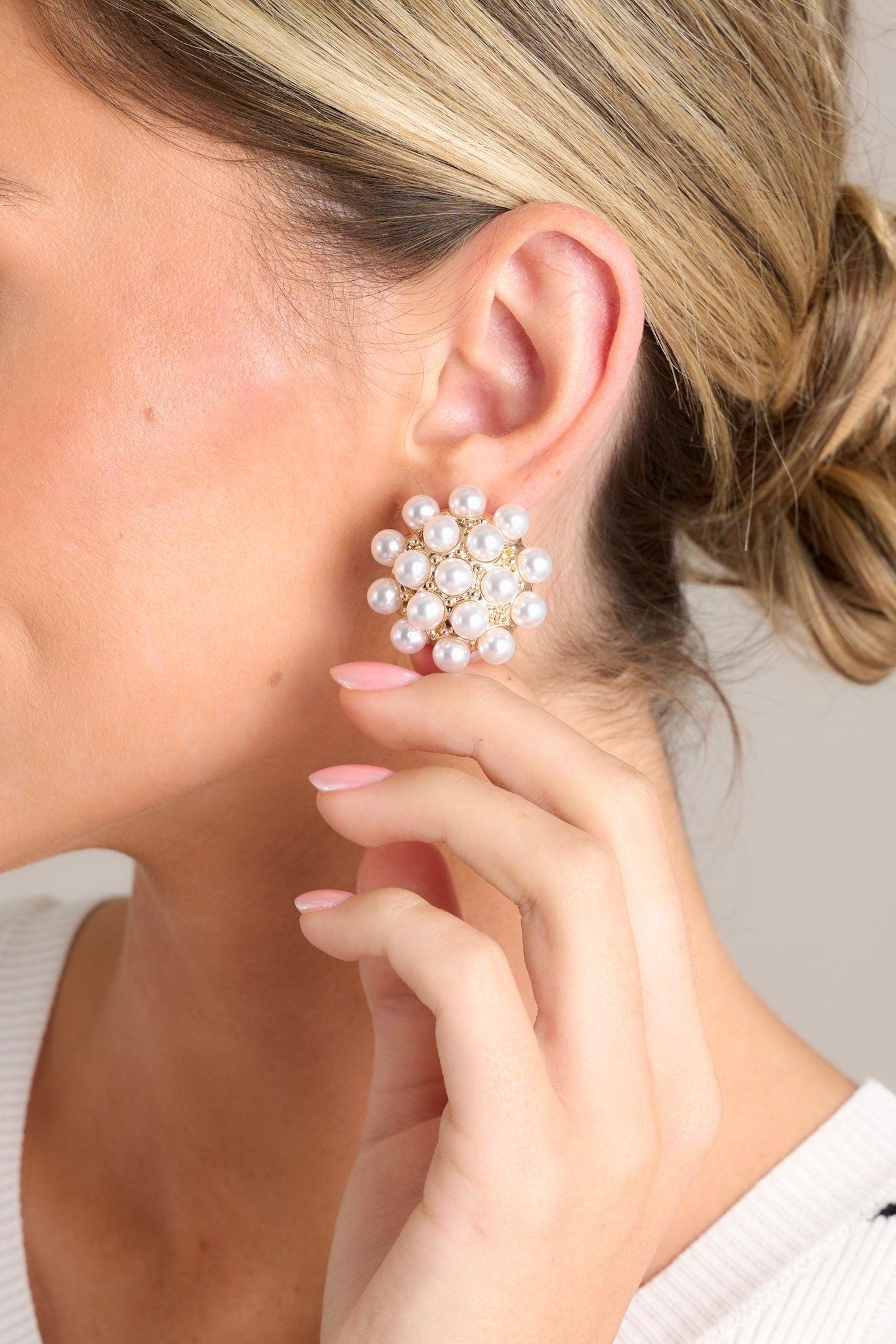 Hello Gorgeous Ivory Pearl Cluster Earrings Product Image