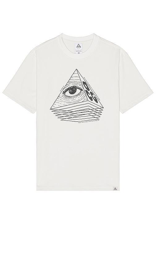 Nike T-shirt in White. Product Image