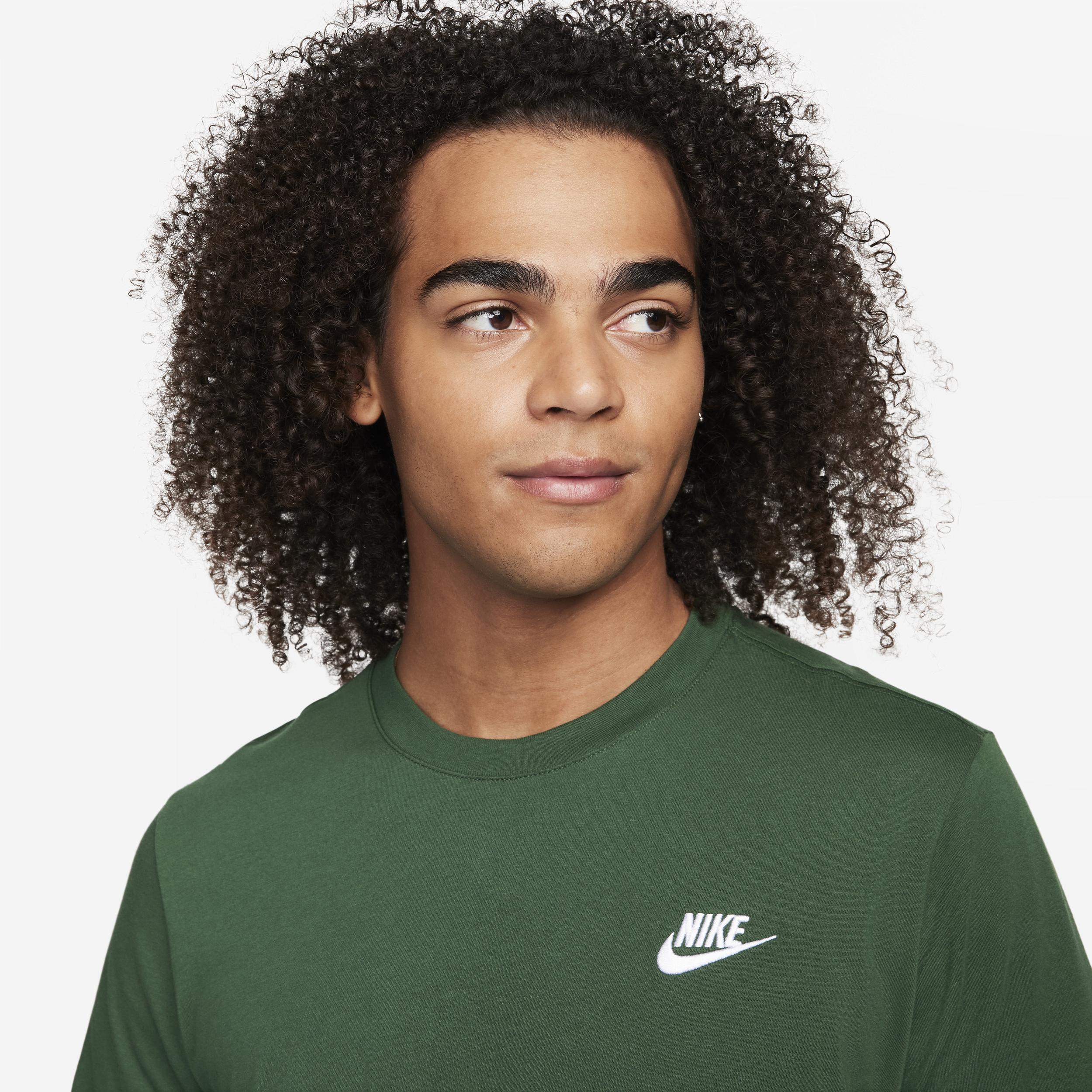 Men's Nike Sportswear Club T-Shirt Product Image