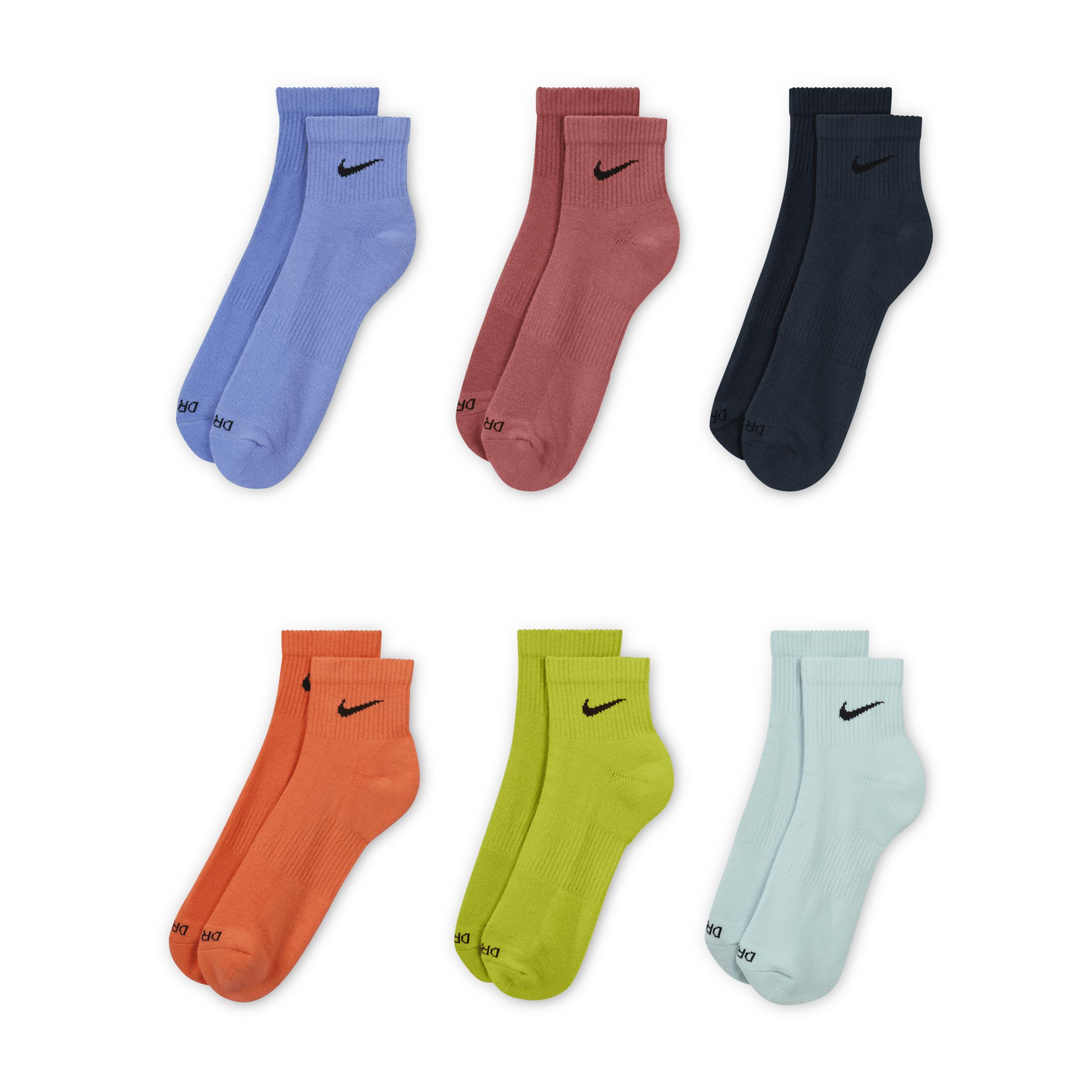 Nike Men's Everyday Plus Cushioned Training Ankle Socks (6 Pairs) Product Image