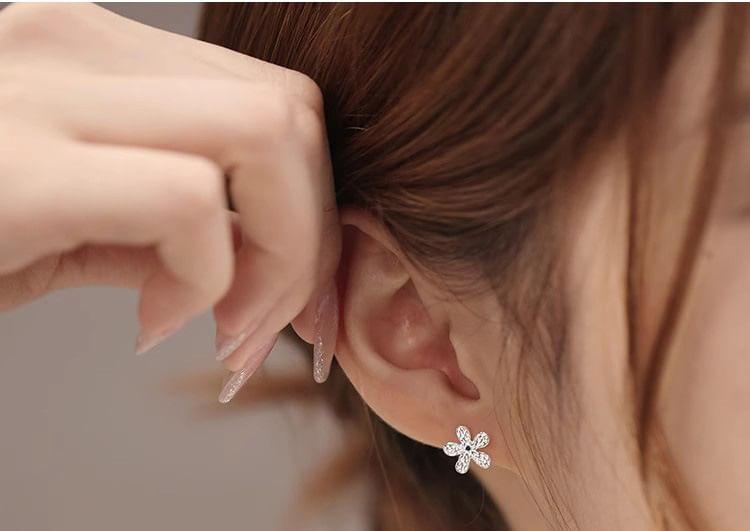 S925 Sterling Silver Floral Rhinestone Stud Earring Product Image