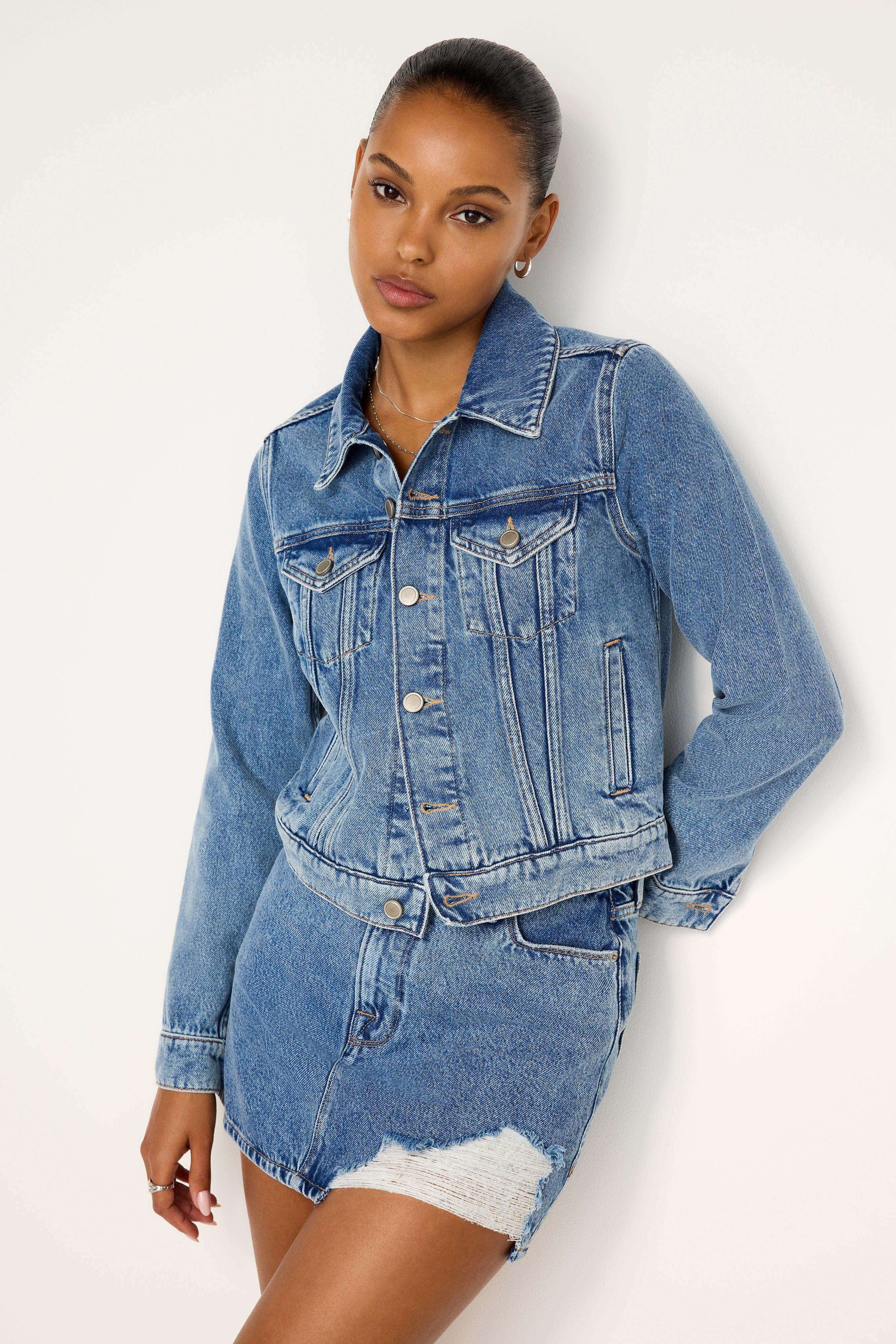 CROPPED TRUCKER JACKET | INDIGO682 Product Image