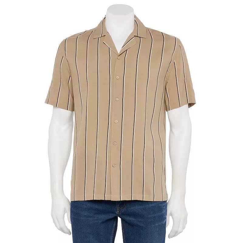 Mens Retrofit Short Sleeve Button-Down Camp Shirt Product Image