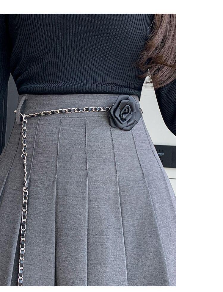 High Rise Pleated Mini A-Line Skirt / Flower Rise Chain / Set Product Image